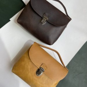 Exquisite Mini Leather Crossbody Bag A Timeless Accessory for the Modern Woman