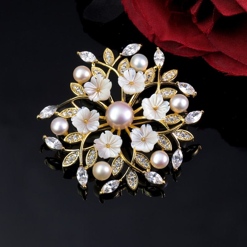 Exquisite Mother’s Day Item Natural Shell Cherry Blossom Brooch for Women