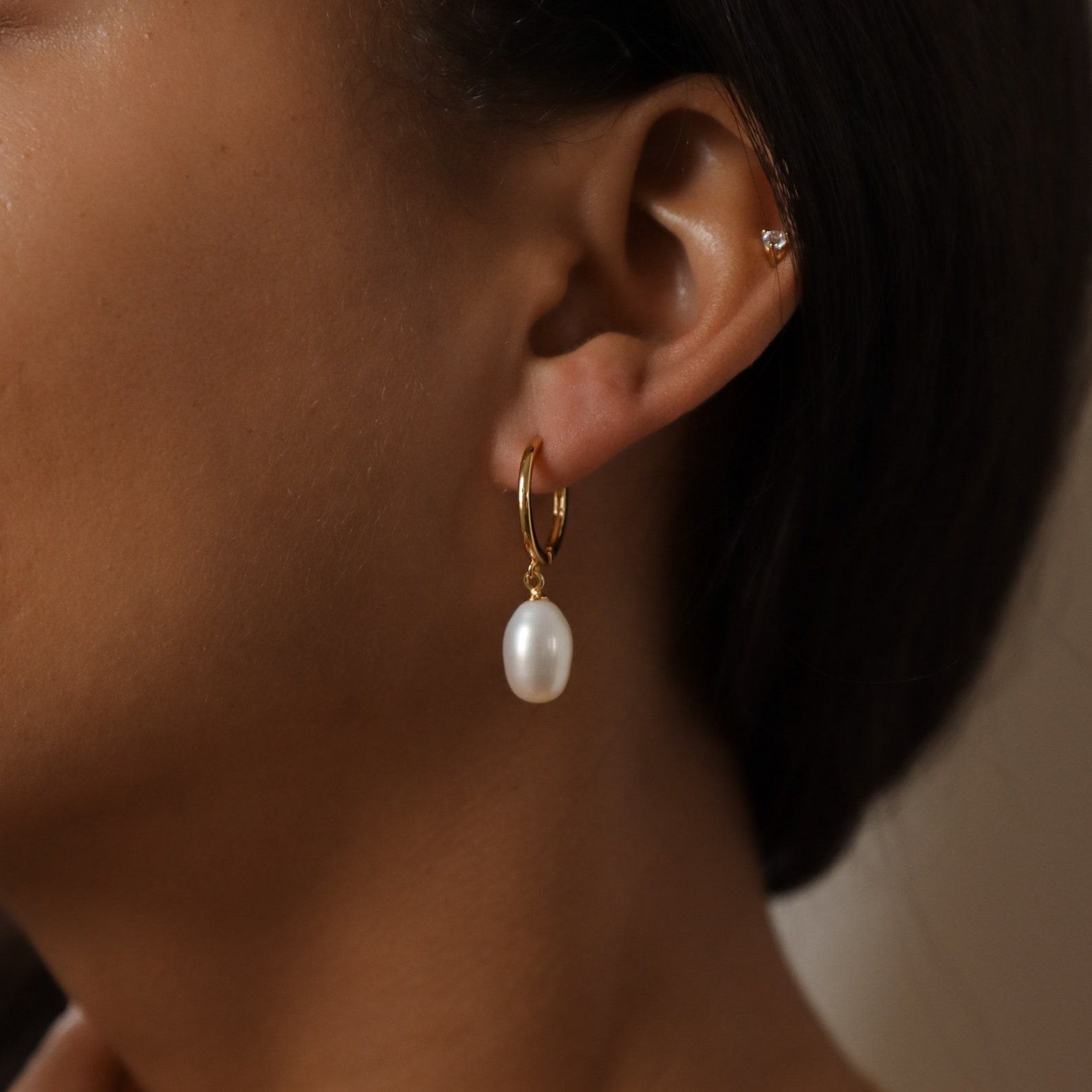 Exquisite Pearl Hoop Huggie Earrings A Timeless Anniversary Item (ER118)