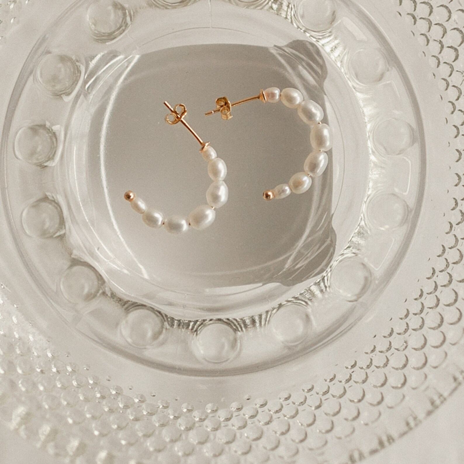 Exquisite Pearl Hoops A Timeless Treasure for Every Occasion