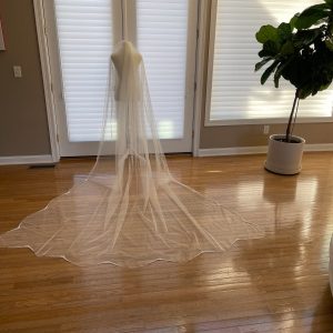 Exquisite Scallop Edge Beaded Wedding Veil A Symphony of Elegance for Your Special Day