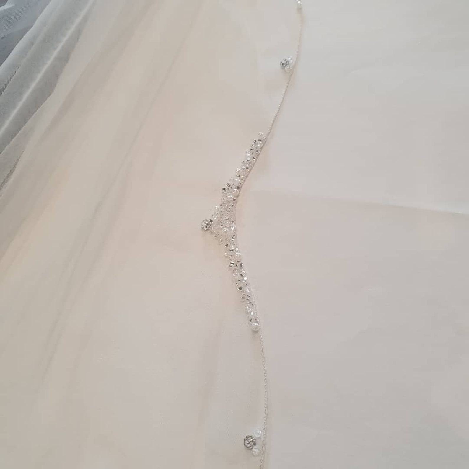 Exquisite Scallop Edge Beaded Wedding Veil A Symphony of Elegance for Your Special Day