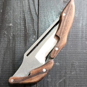 Exquisite Walnut Wood Pocket Knife A Timeless Item for Unforgettable Occasions