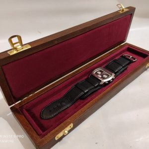 Exquisite Wooden Watch Box A Timeless Treasure for Your Precious Timepieces