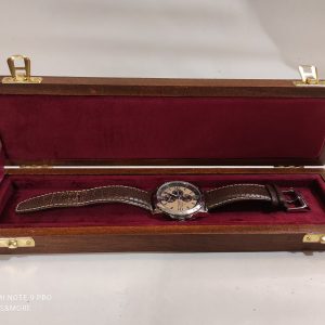 Exquisite Wooden Watch Box A Timeless Treasure for Your Precious Timepieces