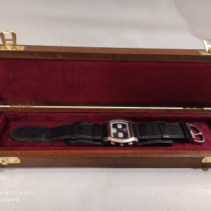 Exquisite Wooden Watch Box A Timeless Treasure for Your Precious Timepieces