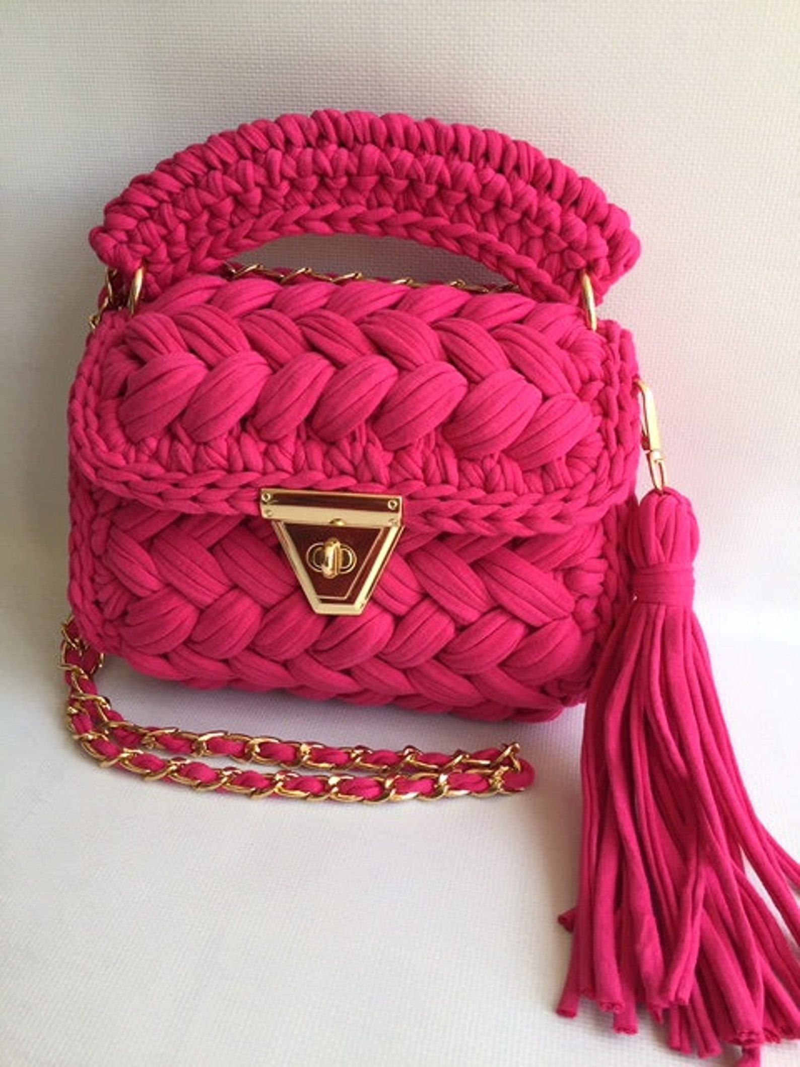 Exquisitely Handcrafted Beige Shoulder Bag A Tapestry of Woven Elegance - Image 3