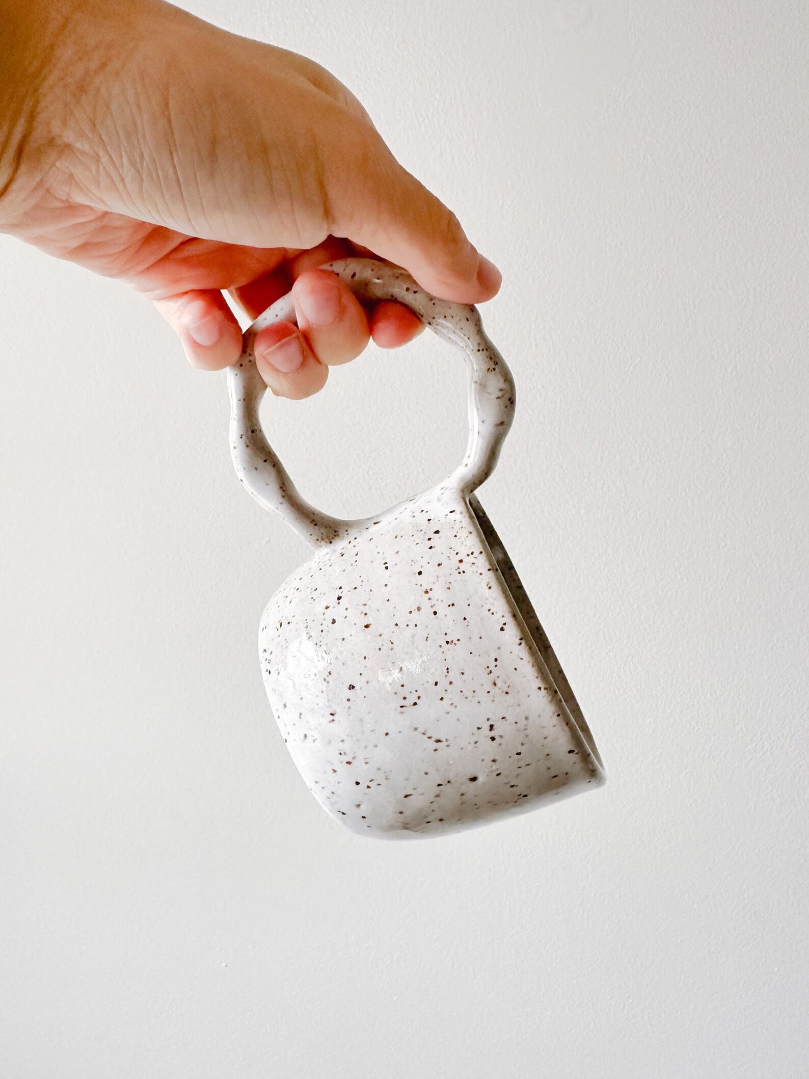 Festive Speckle Stoneware Wreath Mug Adorn Your Mornings with Holiday Cheer - Image 2