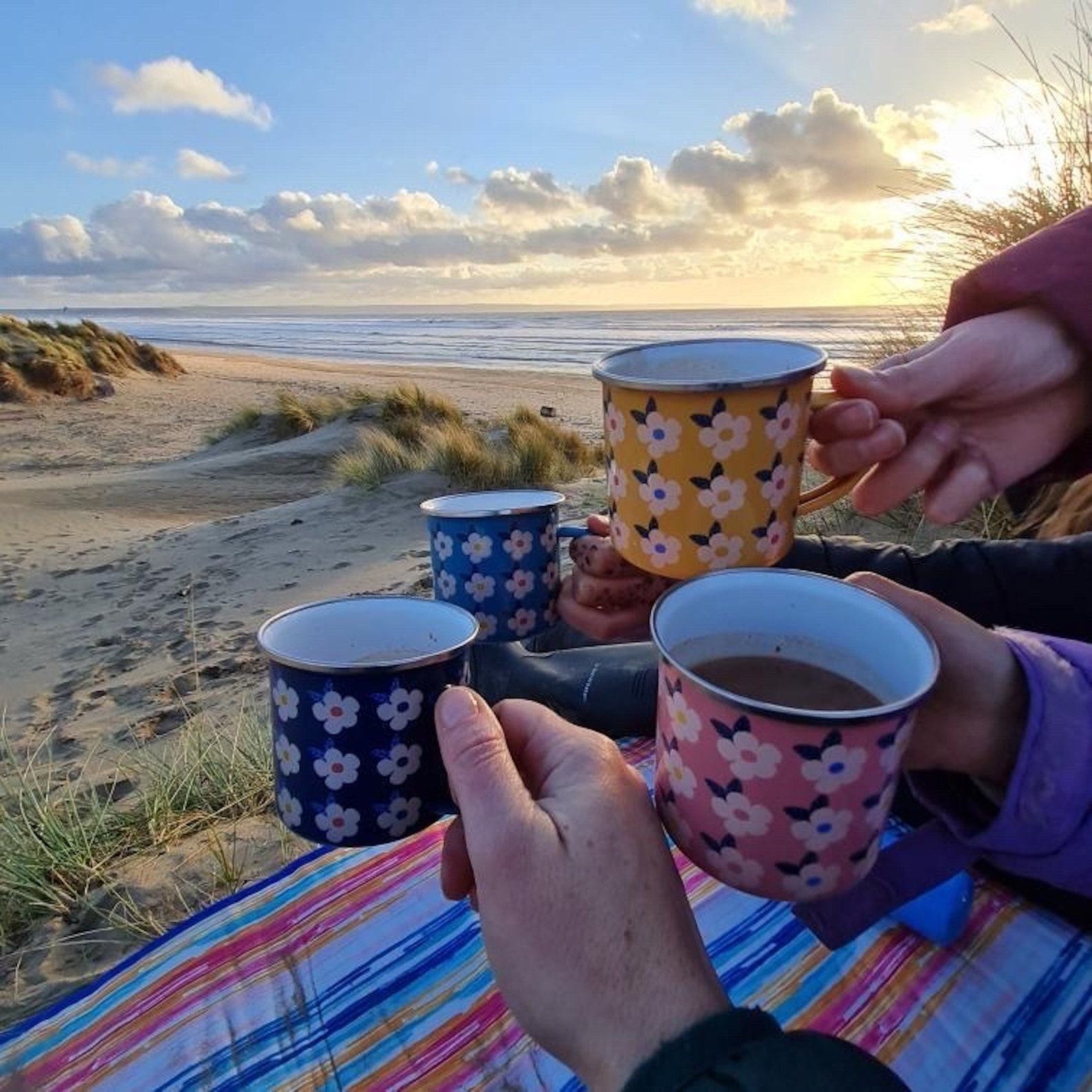Floral Enamelware Set 4 Plates & Mugs for Camping, Glamping, Beach, & Outdoors