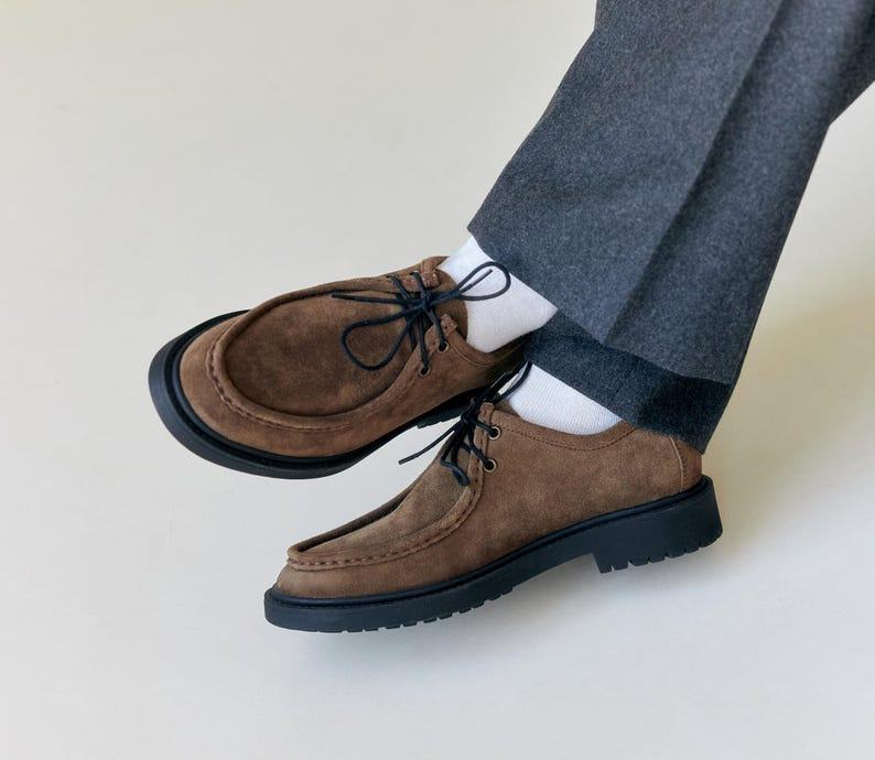 Genuine Suede Men’s Shoes Durable and Stylish Footwear for the Modern Gentleman