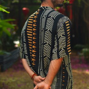 Geometric Print Button-Up Elevate Your Summer Wardrobe with Style and Comfort