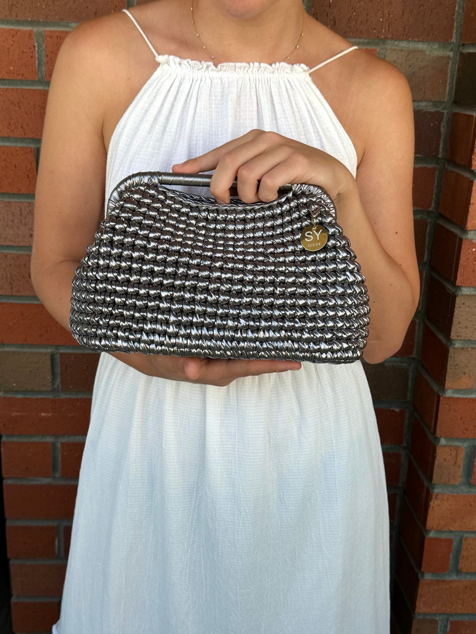 Gilded Glamour Woven Metallic Raffia Clutch for Enchanting Evenings - Image 5