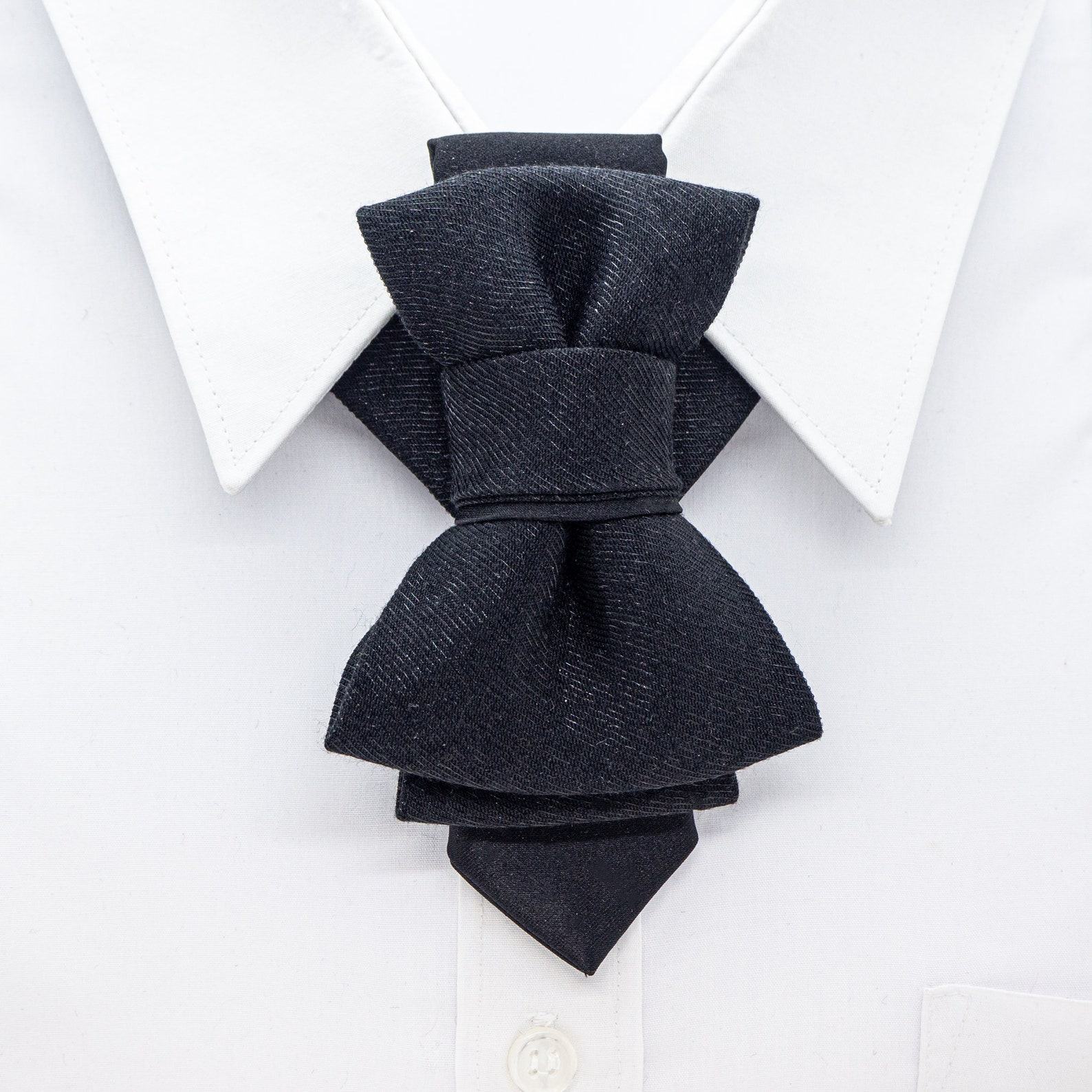 Graceful Linen Cushion with Duck Feather Comfort Country Charm in 4 Sizes