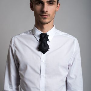 Graceful Linen Cushion with Duck Feather Comfort Country Charm in 4 Sizes