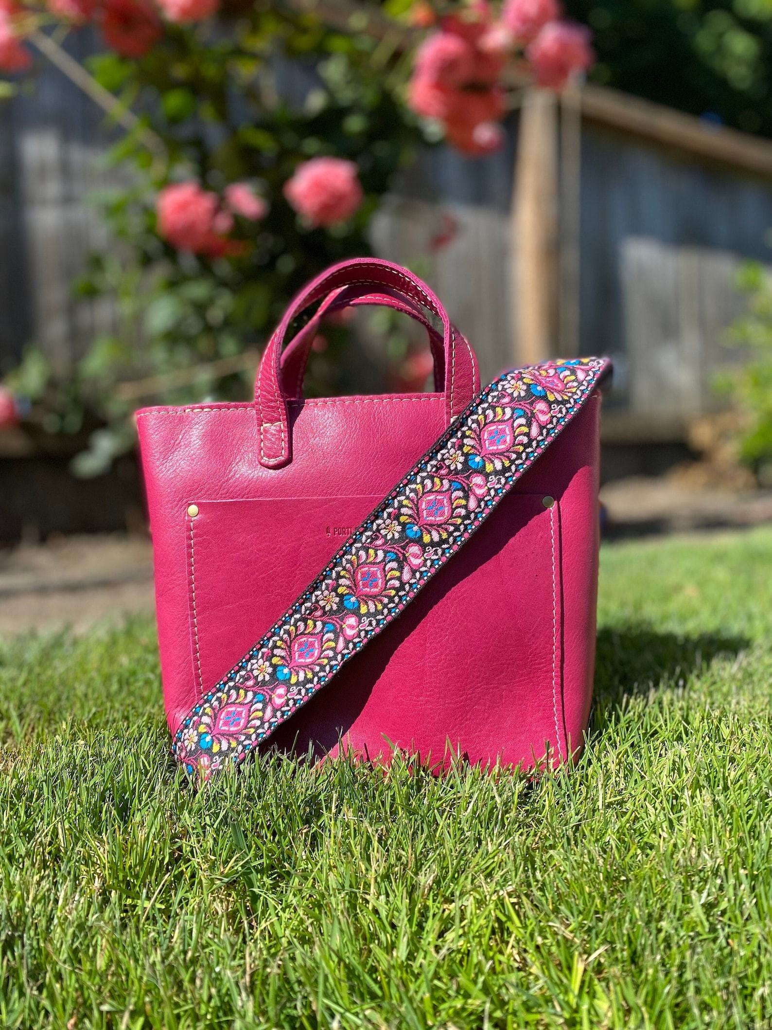 Groovy Floral Woven Crossbody Guitar Strap Purse – Pink and Black - Image 2