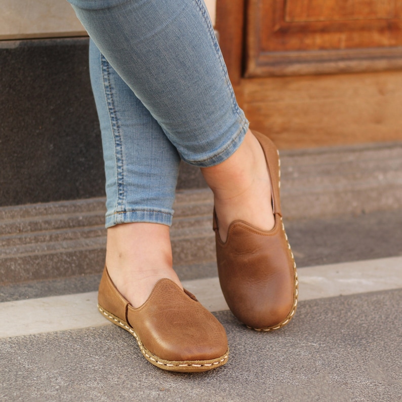 Grounding Shoes Embrace Nature’s Energy with Barefoot Comfort