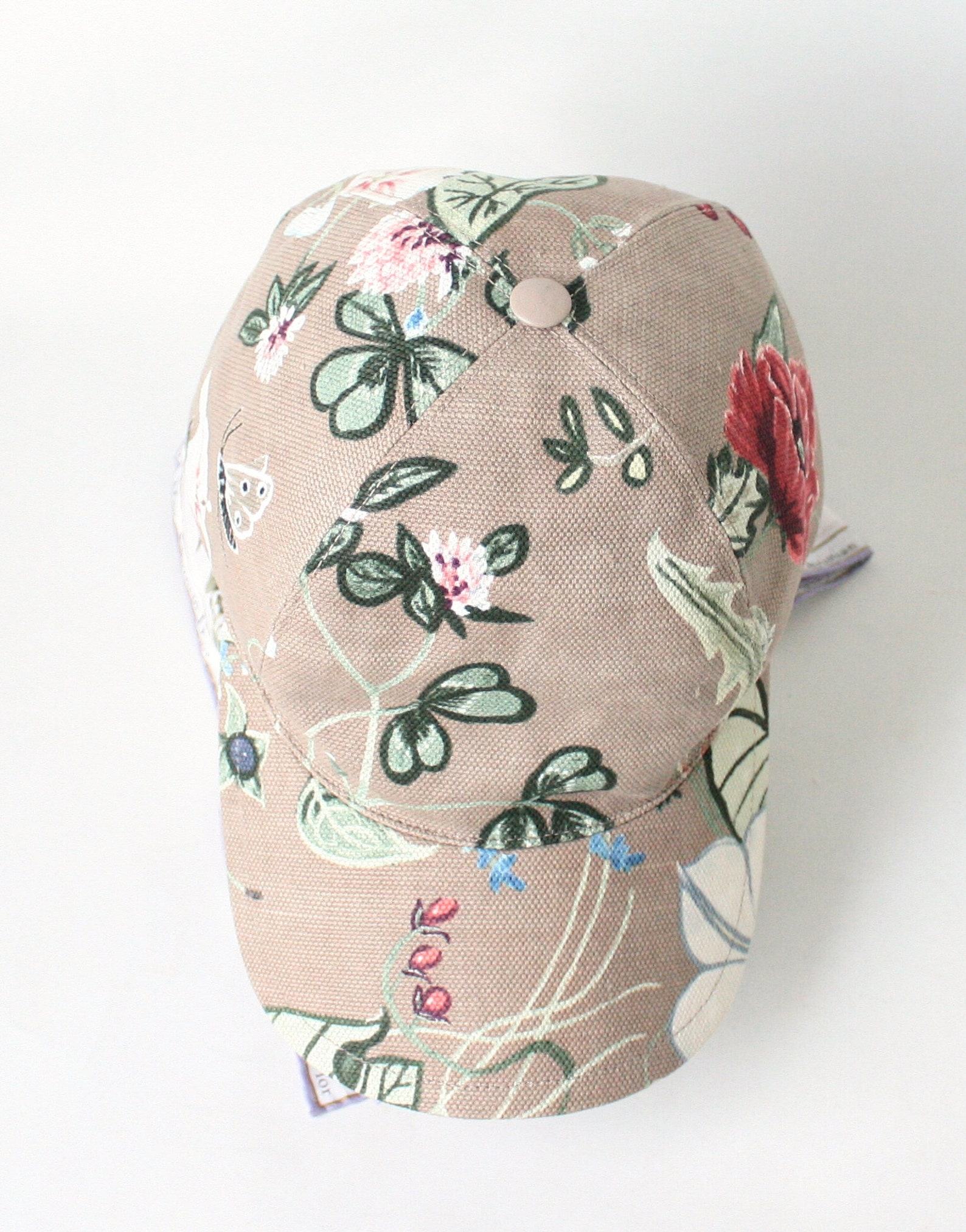 GUCCI Cap with Vibrant Floral Print Elevate Your Style with Nature’s Canvas - Image 5