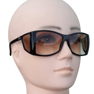 Gucci GG 2466/S Sunglasses Vintage 90s Rarity with Side Shields and Brown Gradient Lenses