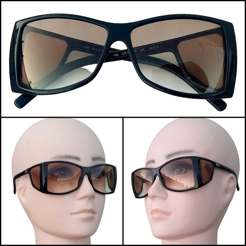 Gucci GG 2466/S Sunglasses Vintage 90s Rarity with Side Shields and Brown Gradient Lenses