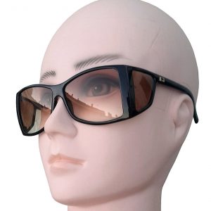 Gucci GG 2466/S Sunglasses Vintage 90s Rarity with Side Shields and Brown Gradient Lenses