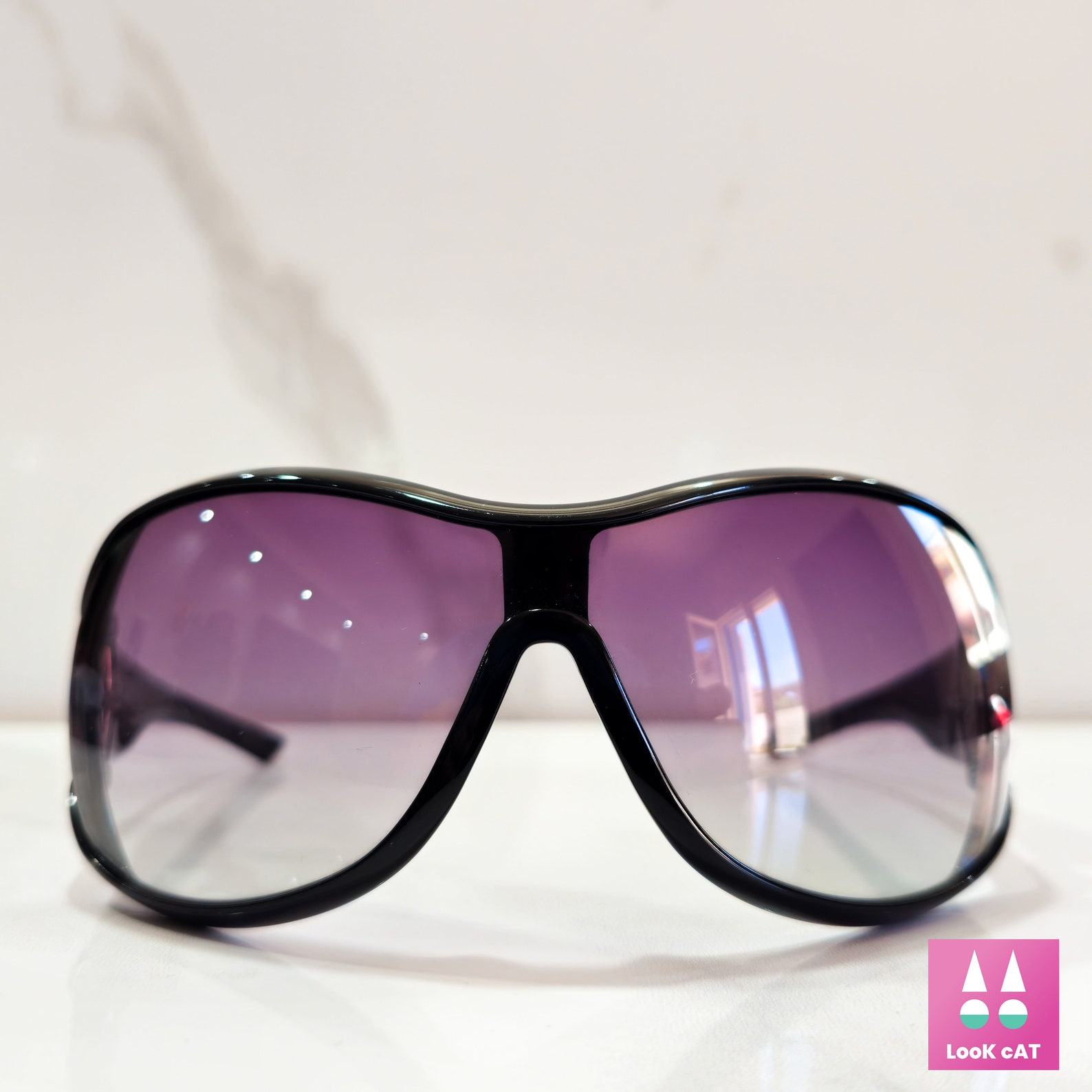 Gucci GG 2918 Iconic Vintage Sunglasses for a Timeless Look