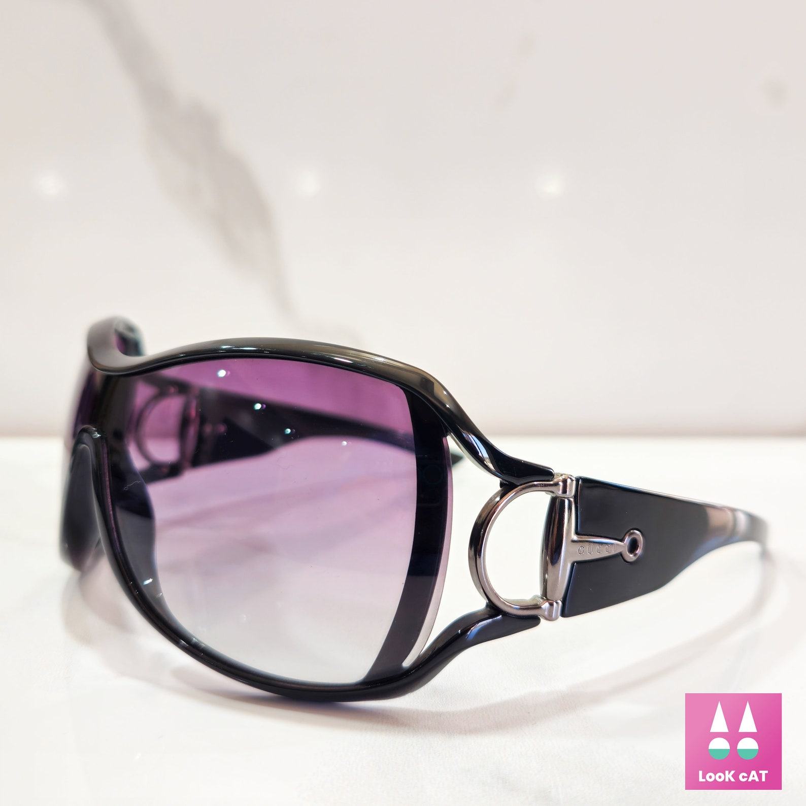 Gucci GG 2918 Iconic Vintage Sunglasses for a Timeless Look