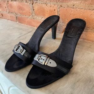 Gucci Satin Buckle Mule Sandals Elevate Your Style with Timeless Elegance