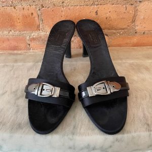 Gucci Satin Buckle Mule Sandals Elevate Your Style with Timeless Elegance