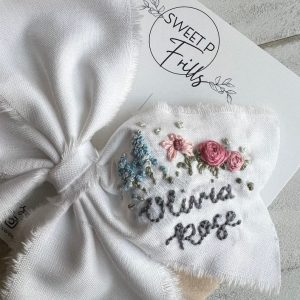 Hand Embroidered Name Bow A Personalized Touch for Special Occasions