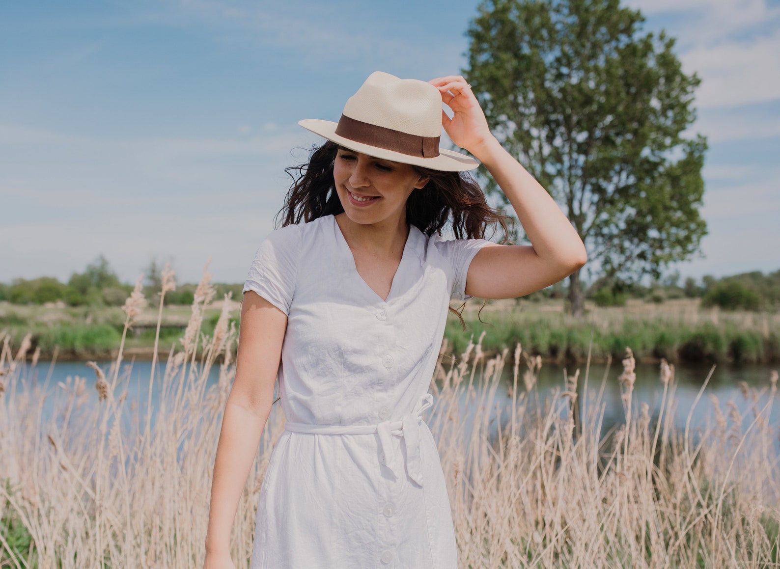 Handcrafted Ecuadorian Fedora Timeless Style and Sun Protection - Image 2