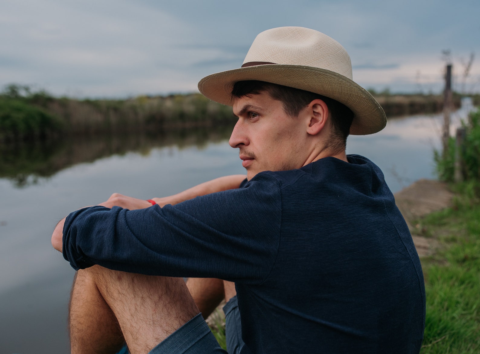 Handcrafted Ecuadorian Fedora Timeless Style and Sun Protection - Image 3