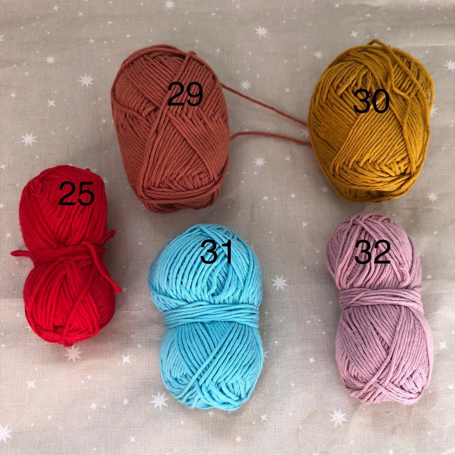 Handmade Daisy Crocheted Coasters Brighten Your Home with 95% Cotton Charm