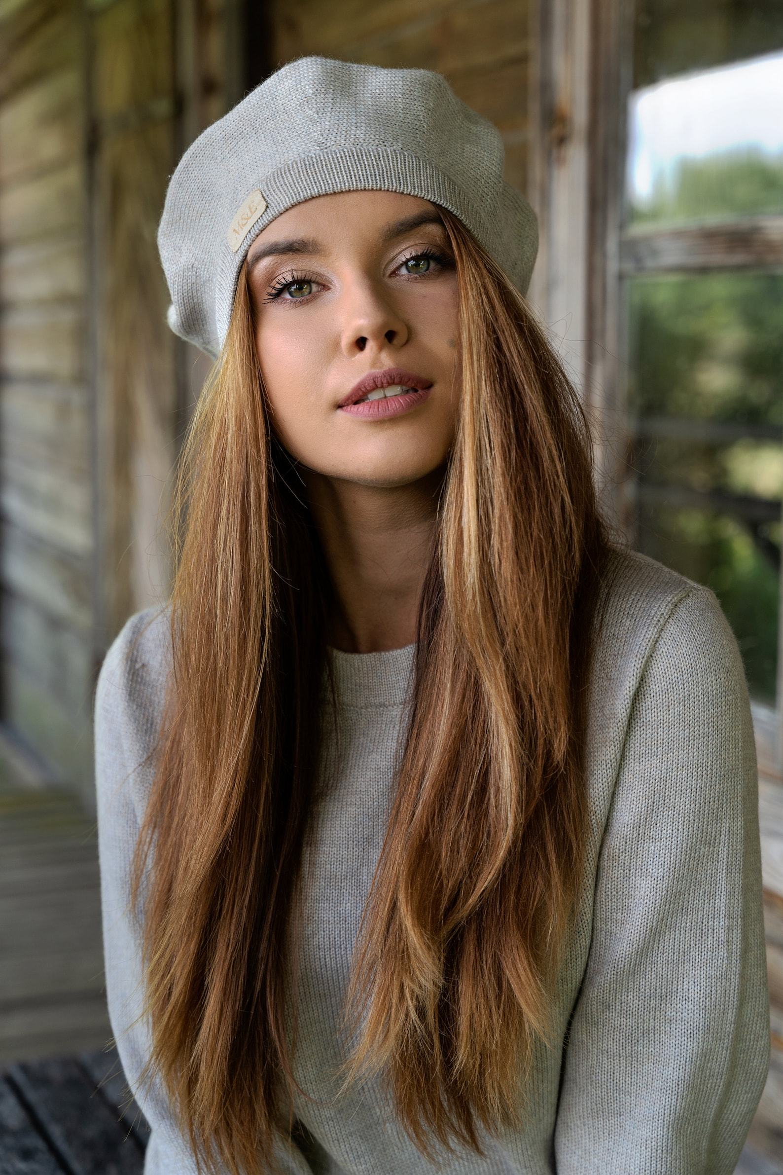 Handmade Merino Wool Beret A Timeless Classic for Sophisticated Women - Image 2