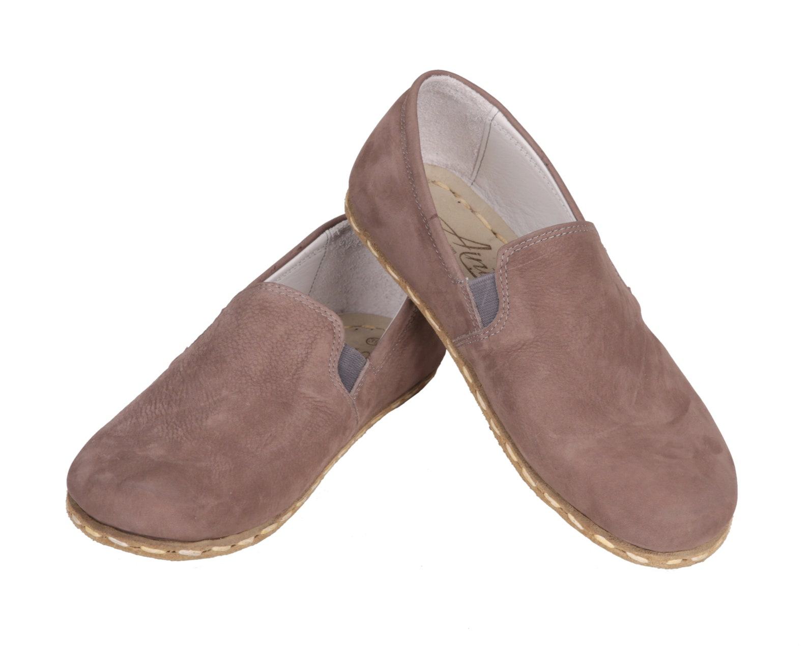 Handmade Nubuck Leather Yemeni Shoes Slip-On Comfort in Vibrant Hues - Image 3