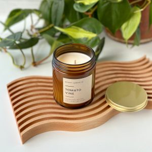 Heirloom Tomato Leaf Soy Candle A Garden-Fresh Delight for Nature Lovers