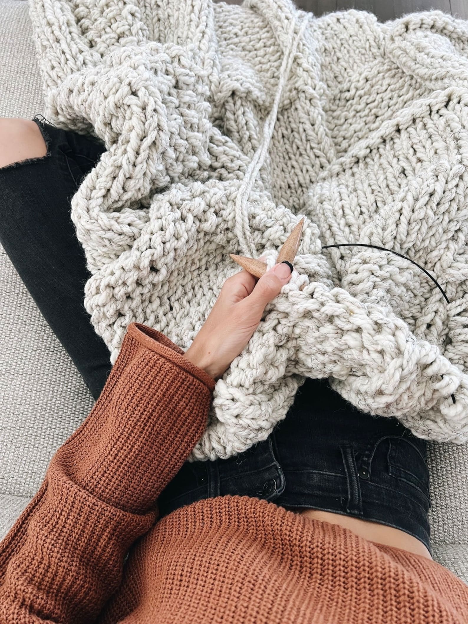 Indulge in Cozy Haven Hand-Knitted Chunky Basketweave Throw for Unrivaled Warmth and Style - Image 5