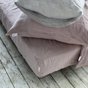 Indulge in the Comfort of Stonewashed Linen WOOD ROSE Fitted Sheet for a Serene Sleep