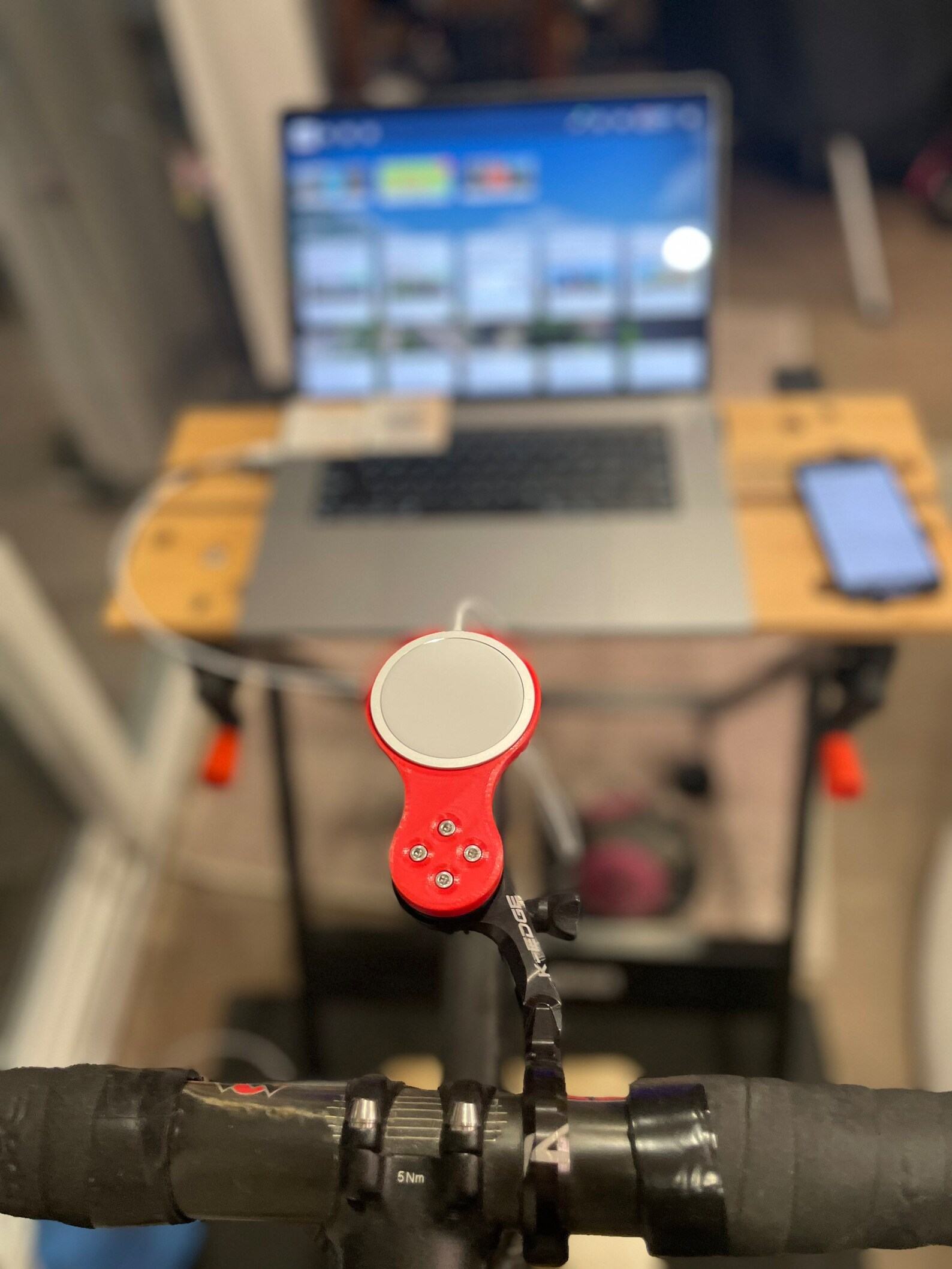 Introducing the Revolutionary Zwift MagSafe Charger Power Up Your iPhone and Garmin with Unmatched Convenience - Image 3