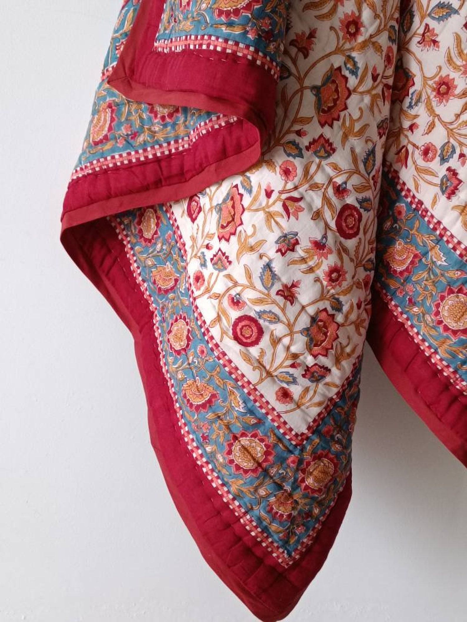 Jaipuri Block Print Quilt Handcrafted Floral Razai for a Vibrant Bedroom - Image 3