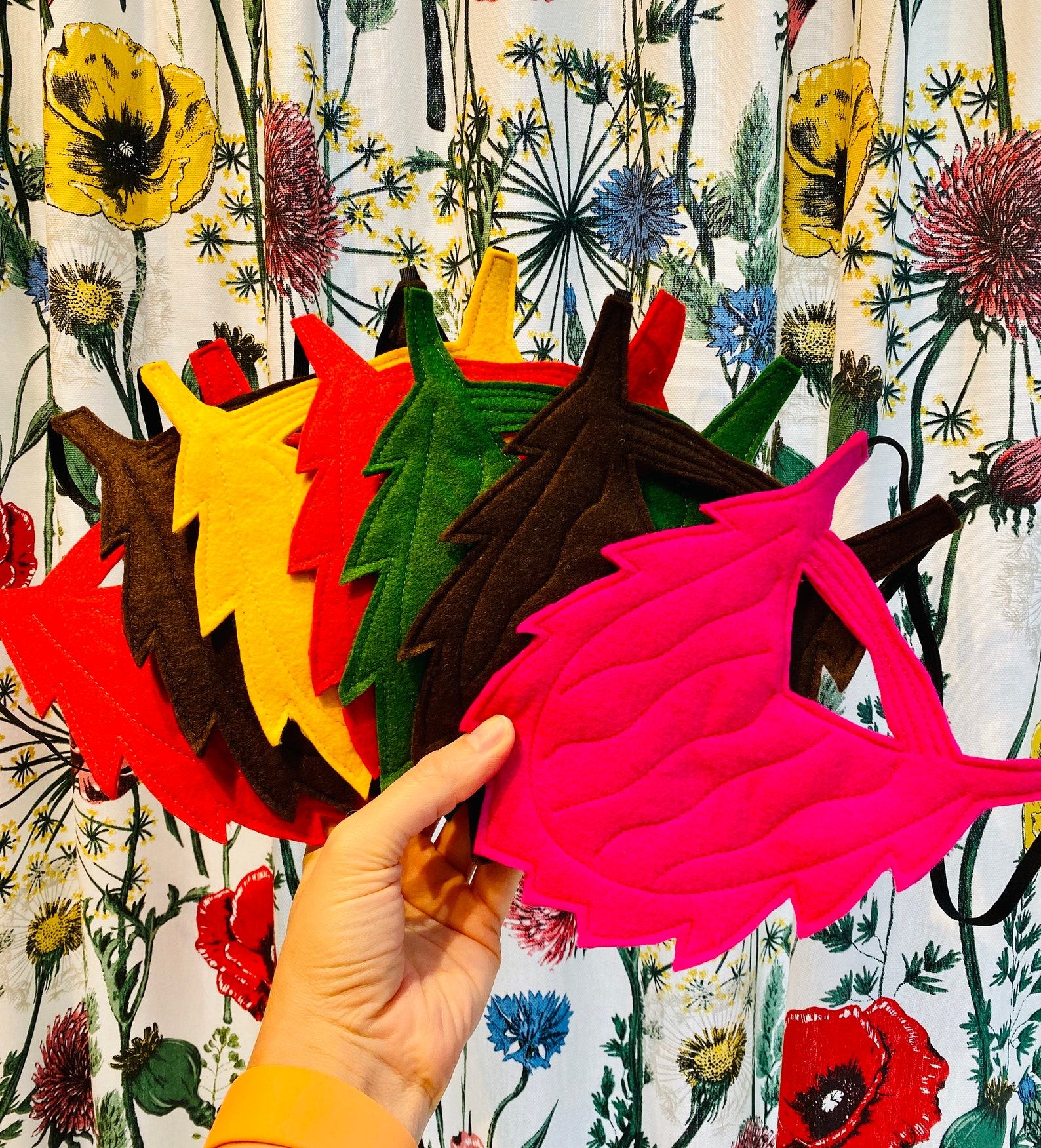 Kids’ Felt Beard Mask The Ultimate Dress-Up Accessory for Kings, Jesters, and More! - Image 2