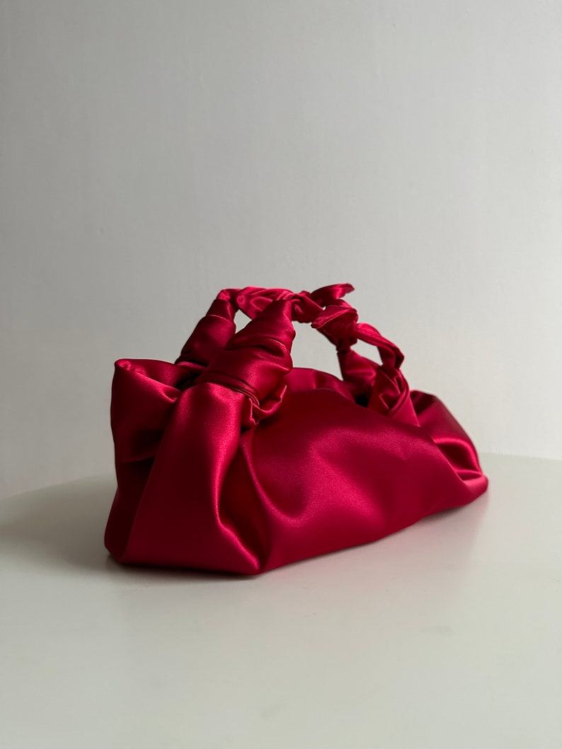 Knotted Satin Bag A Versatile Accessory for Every Occasion