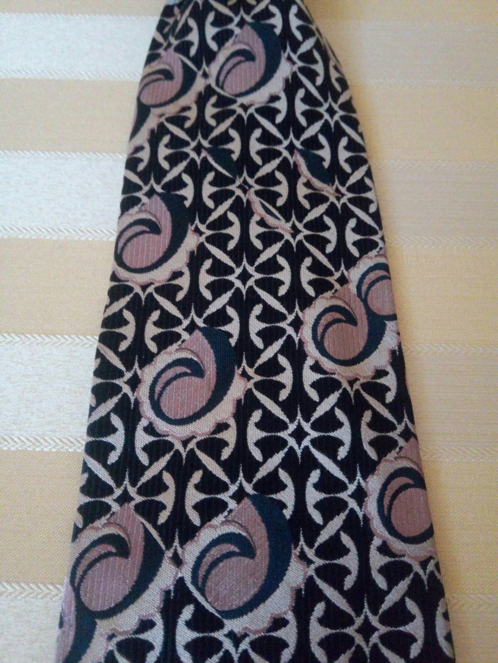 LANVIN PARIS Experience Parisian Elegance with Our Exquisite Collection - Image 3