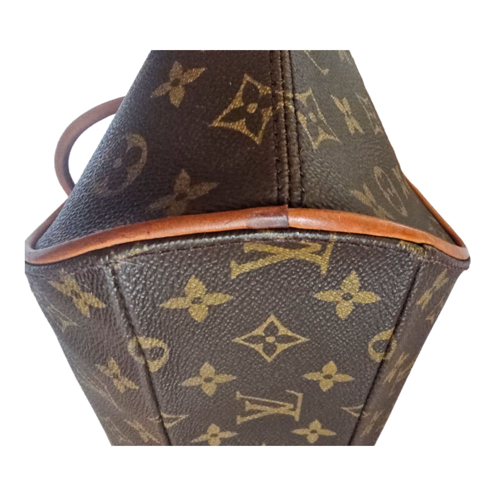 Louis Vuitton Elipse MM Handbag Timeless Elegance for the Modern Woman