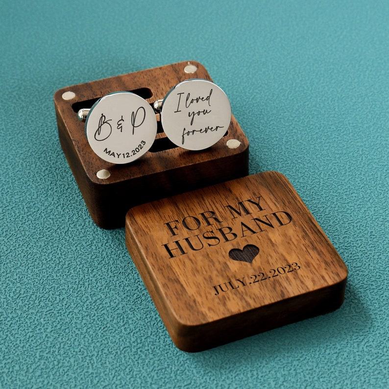 Luxurious Emerald Velvet Pillow Cover Elevate Your Home Dcor with Opulent Comfort