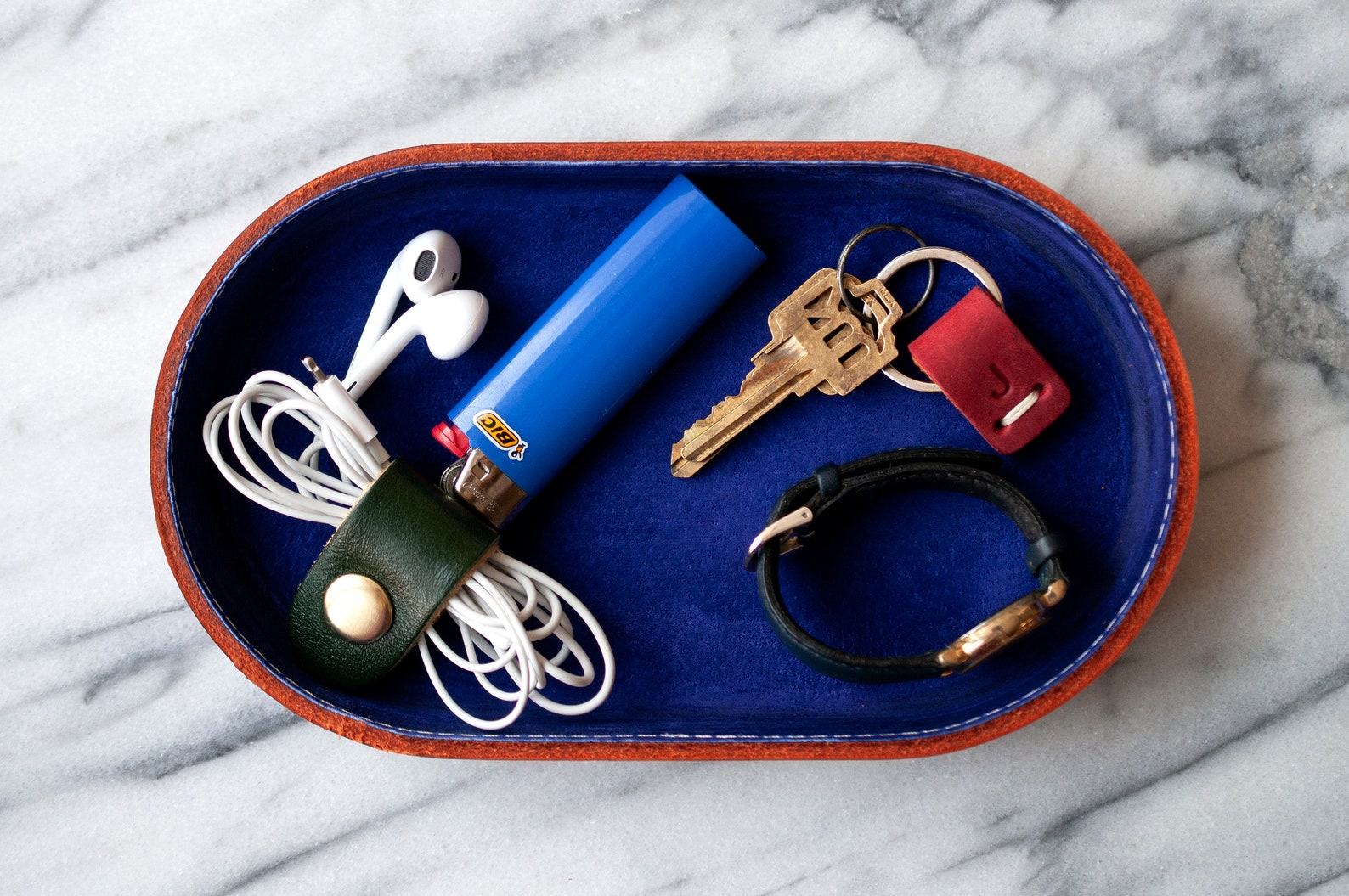 Luxurious Leather Catchall A Vibrant Organizer for Modern Living - Image 4