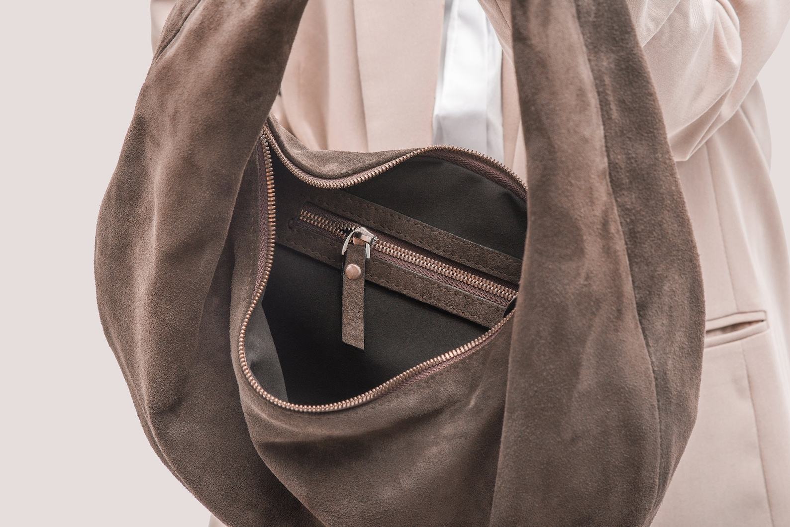 Luxurious Suede Hobo Bag The Epitome of Style and Functionality - Image 6