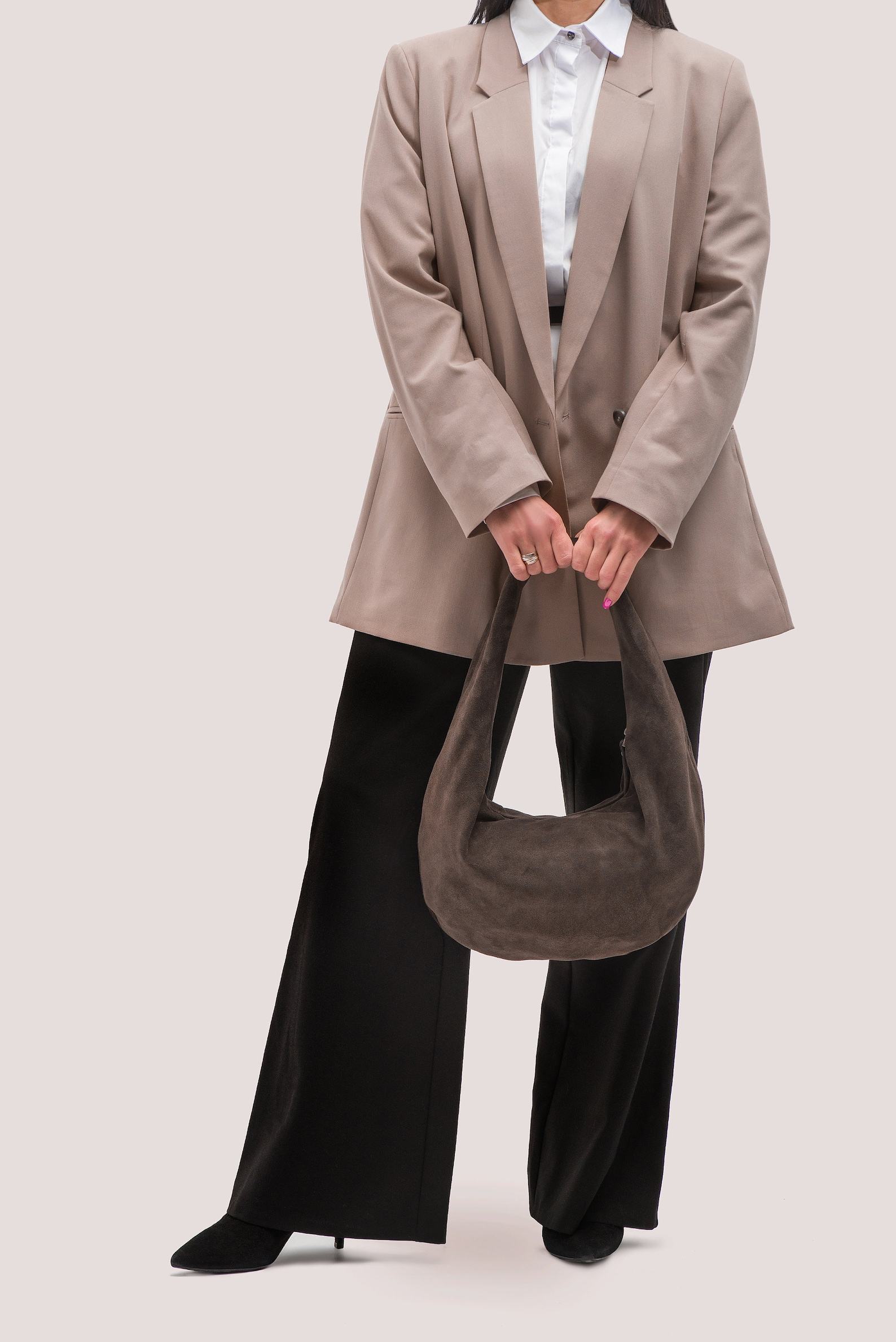 Luxurious Suede Hobo Bag The Epitome of Style and Functionality - Image 3