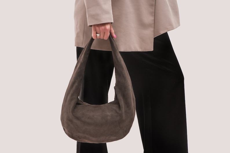 Luxurious Suede Hobo Bag The Epitome of Style and Functionality