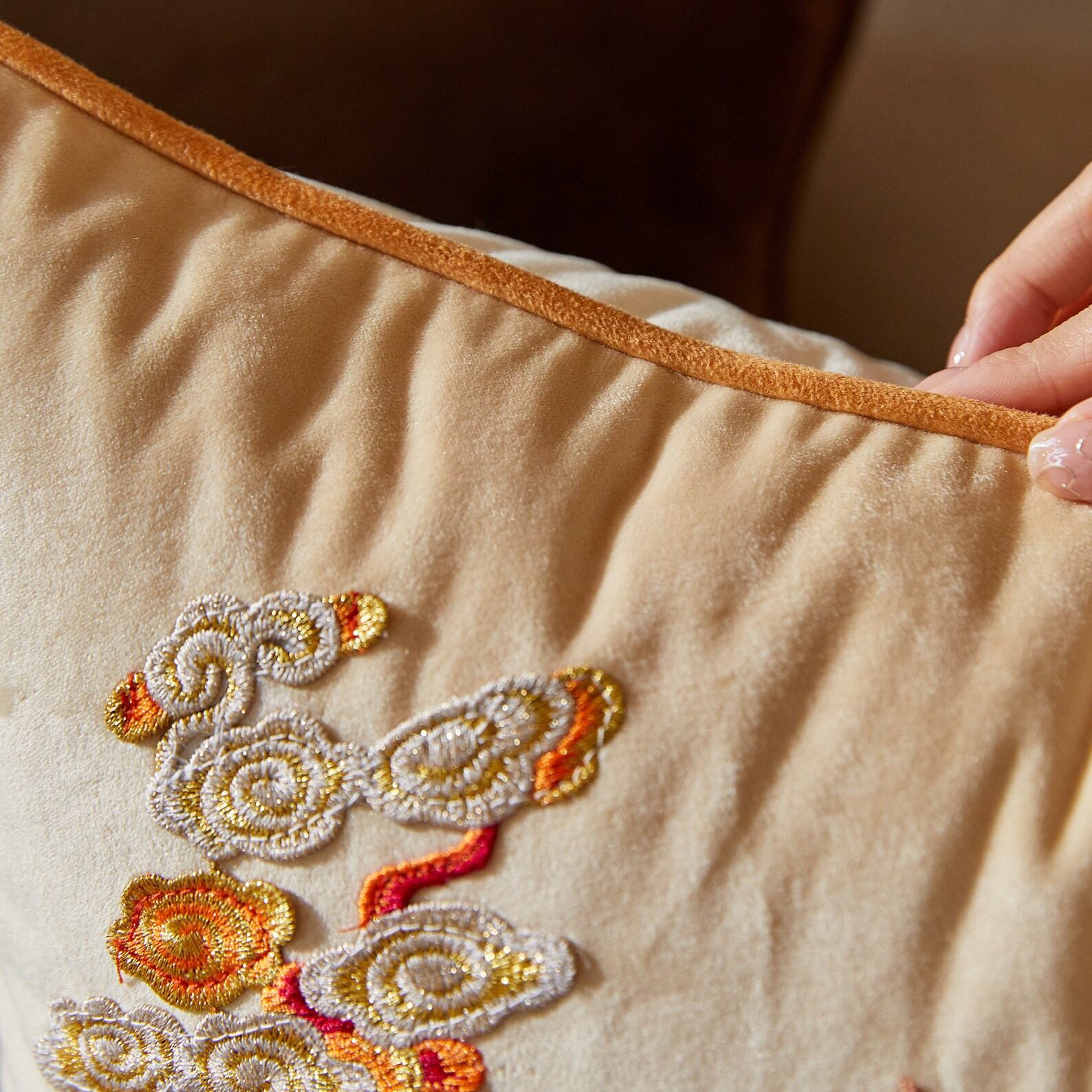 Luxurious Velvet Animal Appliqu Throw Pillow Cover Embellish Your Abode with Retro Elegance