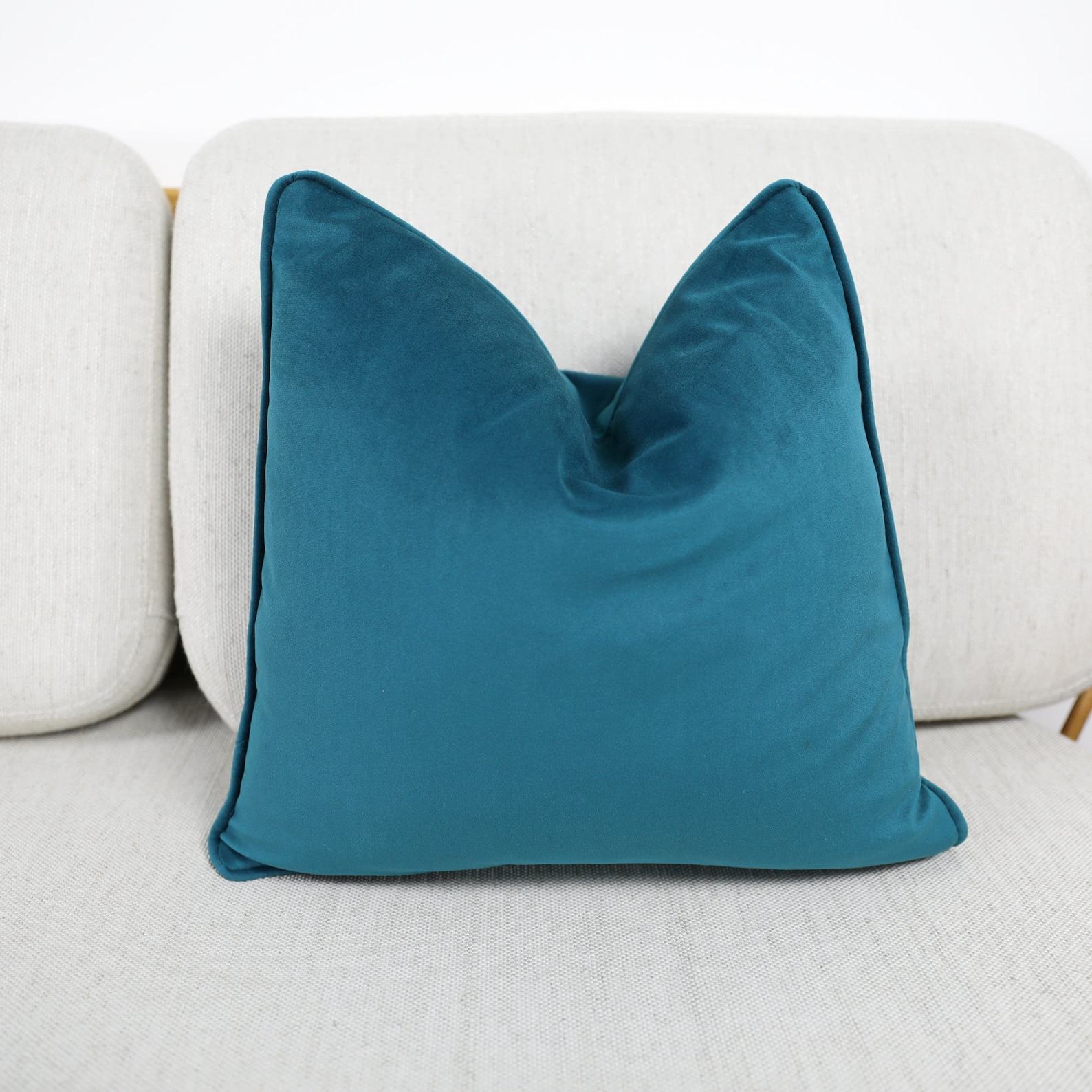 Luxurious Velvet Scatter Cushion Covers A Symphony of Teal, Kingfisher, and Contrasting Piping